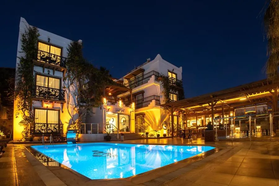 West Coast Boutique Hotel location
